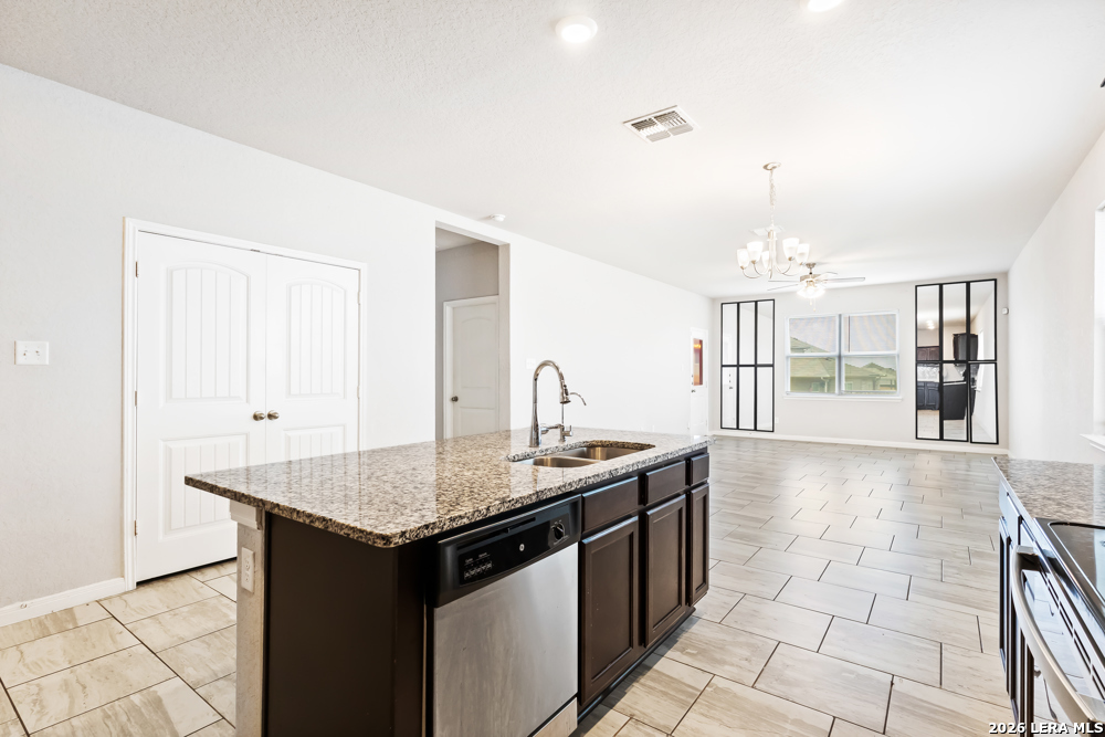 9122 Portobello Way Converse TX 78109