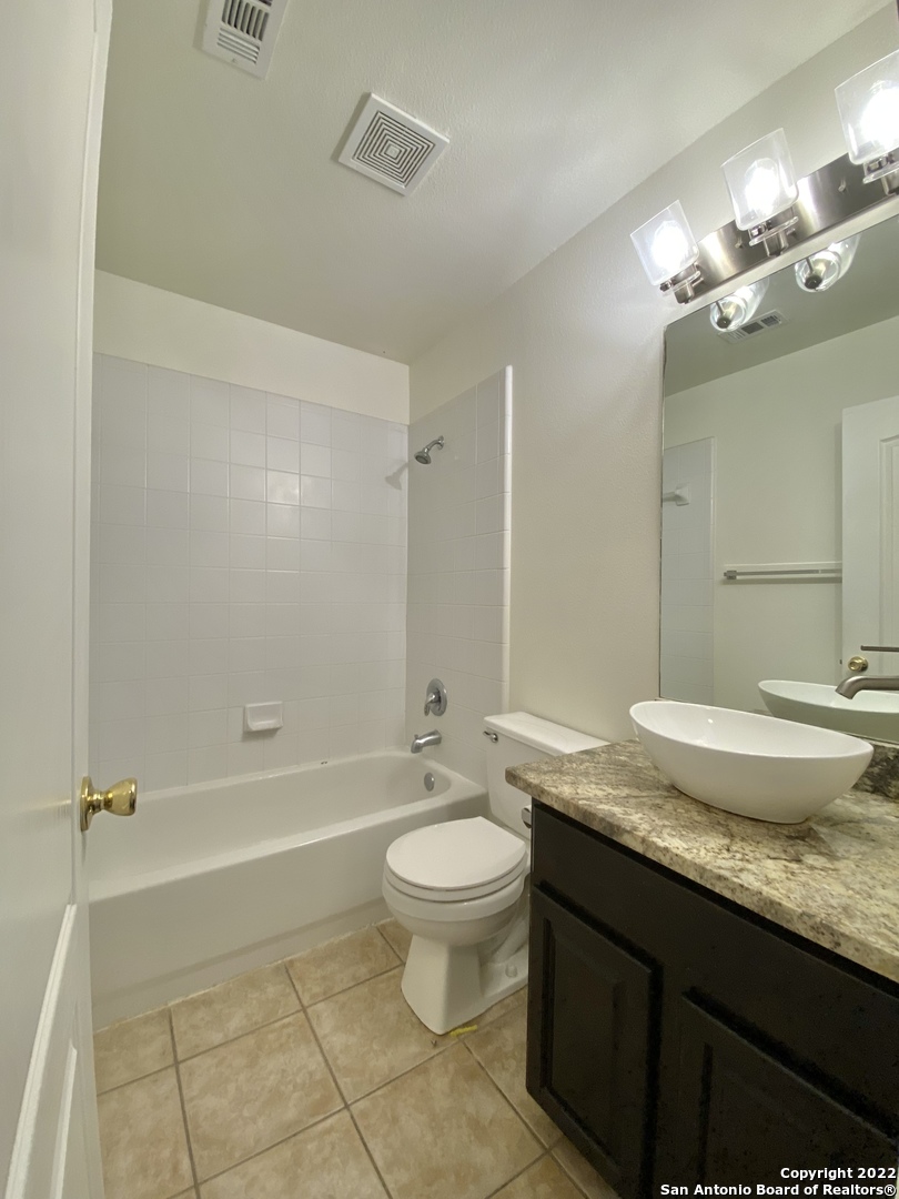 9338 Bartlett Falls San Antonio TX 78250
