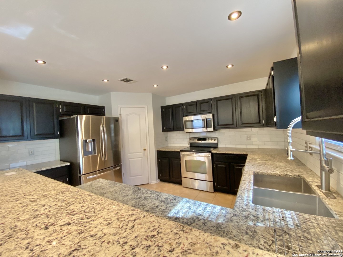 9338 Bartlett Falls San Antonio TX 78250