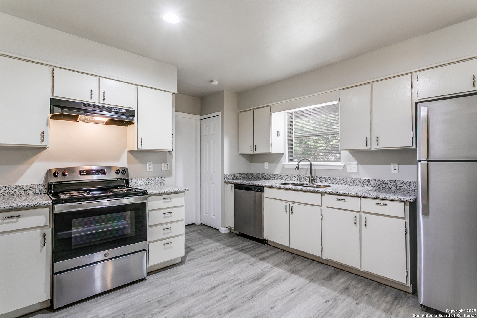 8010 Lake Forest San Antonio TX 78239