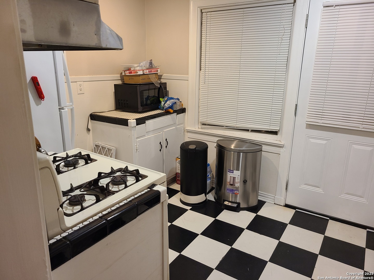 335 E Rosewood San Antonio TX 78212