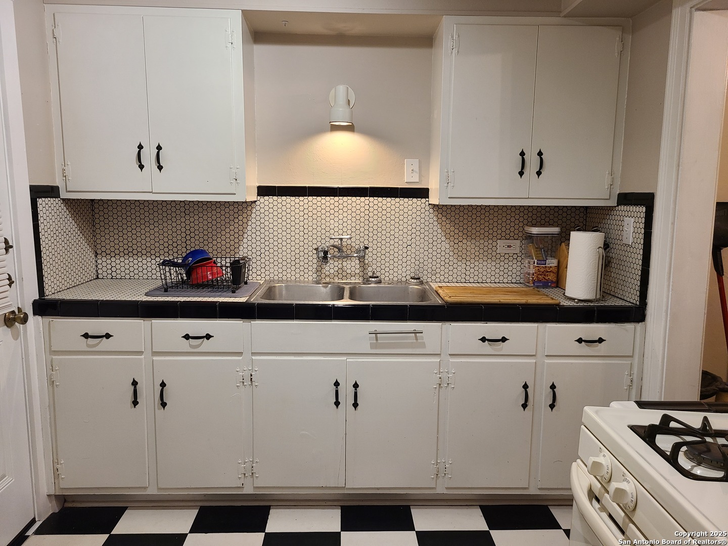335 E Rosewood San Antonio TX 78212