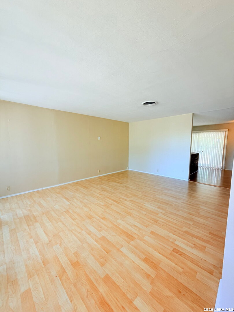 4503 Eisenhauer San Antonio TX 78218