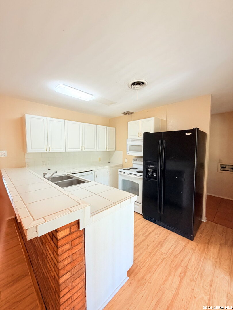 4503 Eisenhauer San Antonio TX 78218