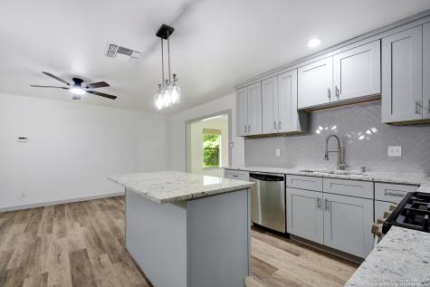 5515 W Rolling Ridge Drive San Antonio TX 78228