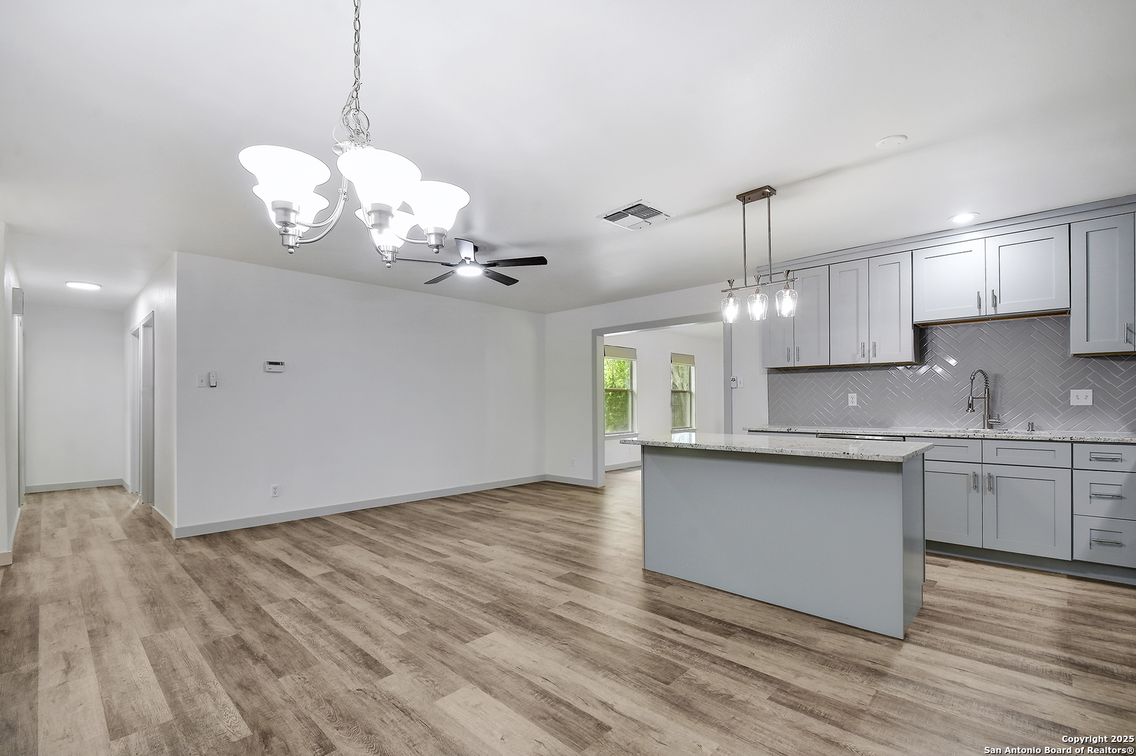 5515 W Rolling Ridge Drive San Antonio TX 78228