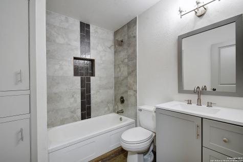 5515 W Rolling Ridge Drive San Antonio TX 78228