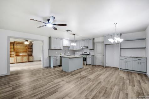 5515 W Rolling Ridge Drive San Antonio TX 78228