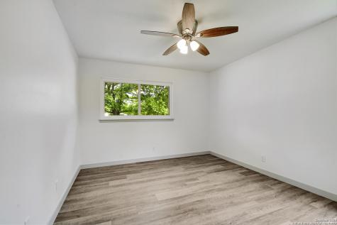 5515 W Rolling Ridge Drive San Antonio TX 78228