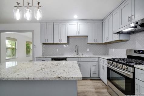 5515 W Rolling Ridge Drive San Antonio TX 78228