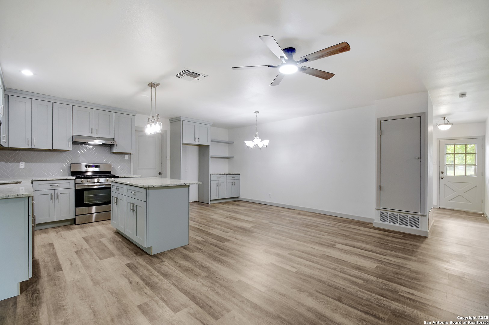 5515 W Rolling Ridge Drive San Antonio TX 78228