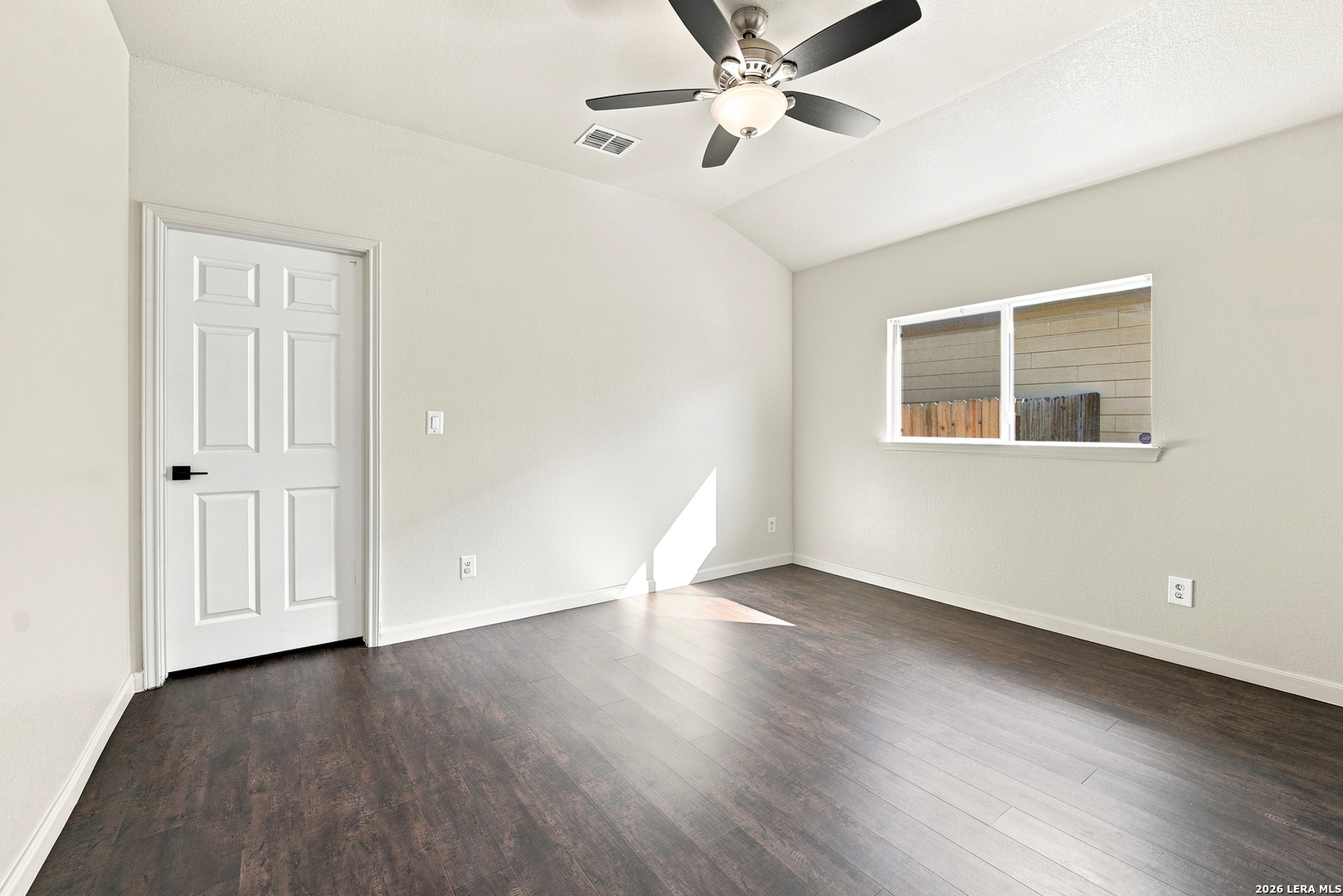 5107 Badland Beacon Converse TX 78109