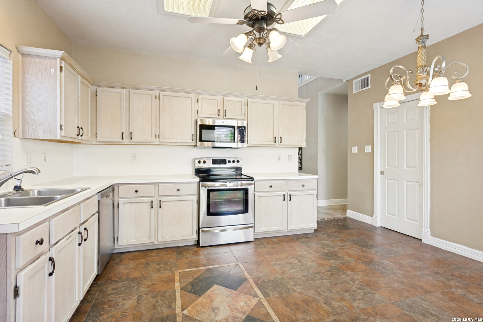 5803 Spring Crown San Antonio TX 78247
