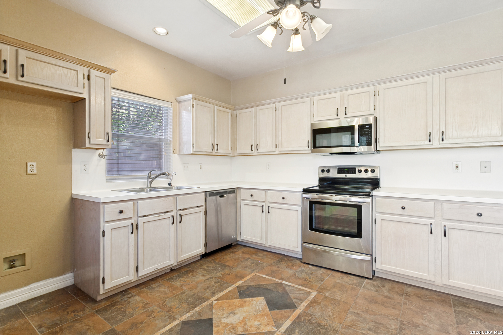 5803 Spring Crown San Antonio TX 78247