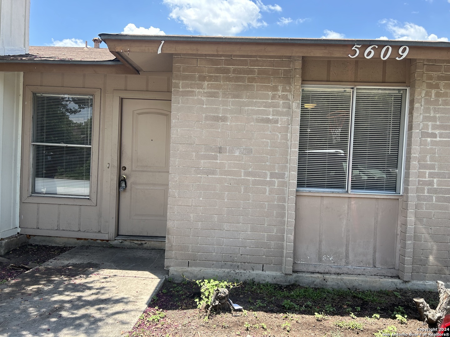 5609 Lochmoor San Antonio TX 78244