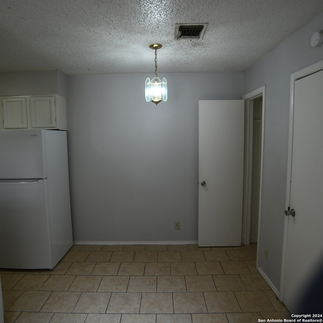 5609 Lochmoor San Antonio TX 78244