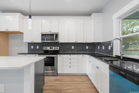 11608 Oak Country Helotes TX 78023