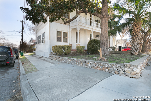 822 E Carson Street San Antonio TX 78208