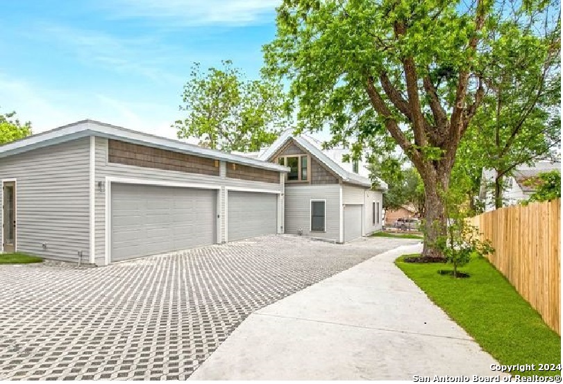 808 E Carson Street San Antonio TX 78208