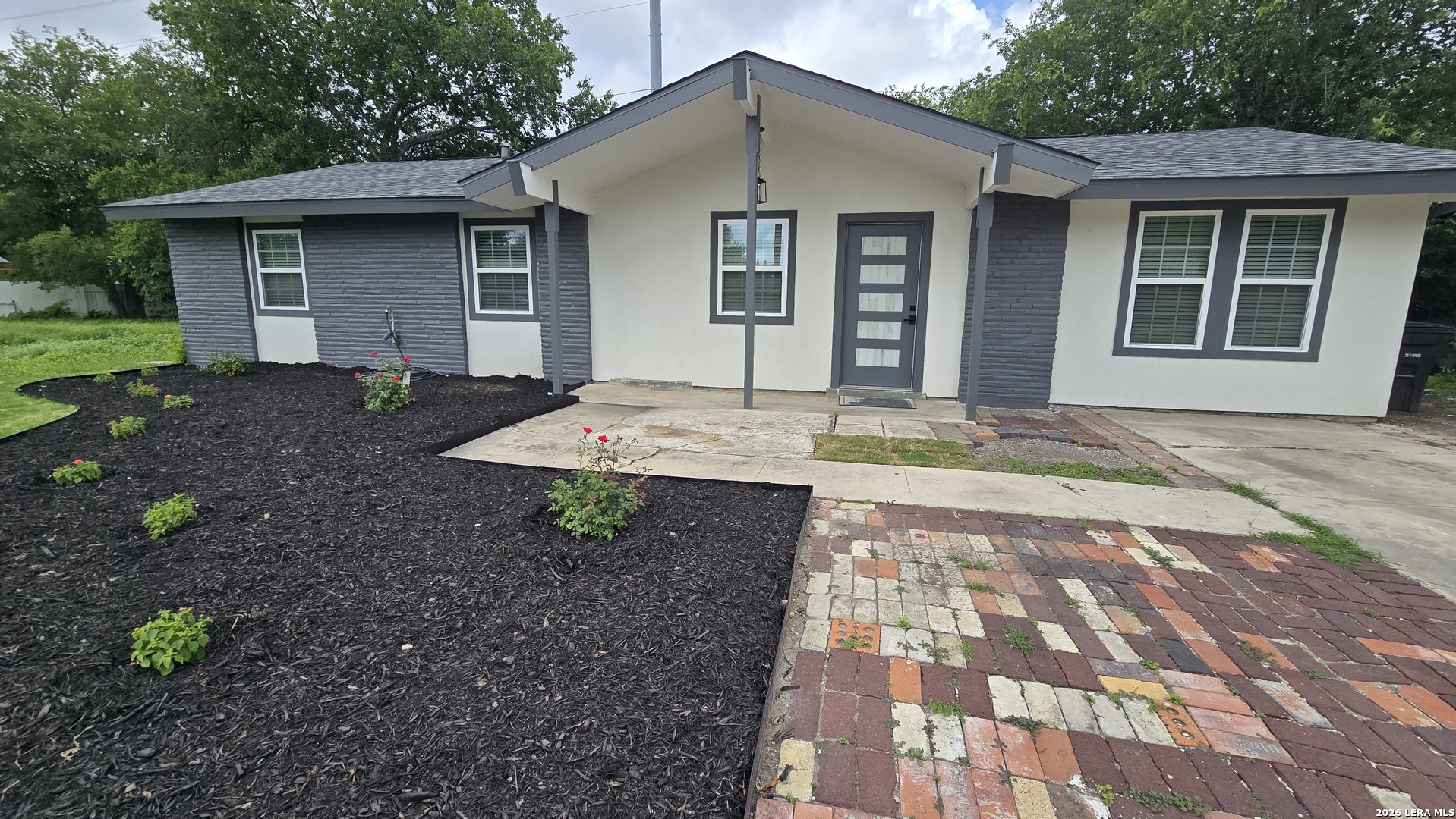 4811 Village View San Antonio TX 78218