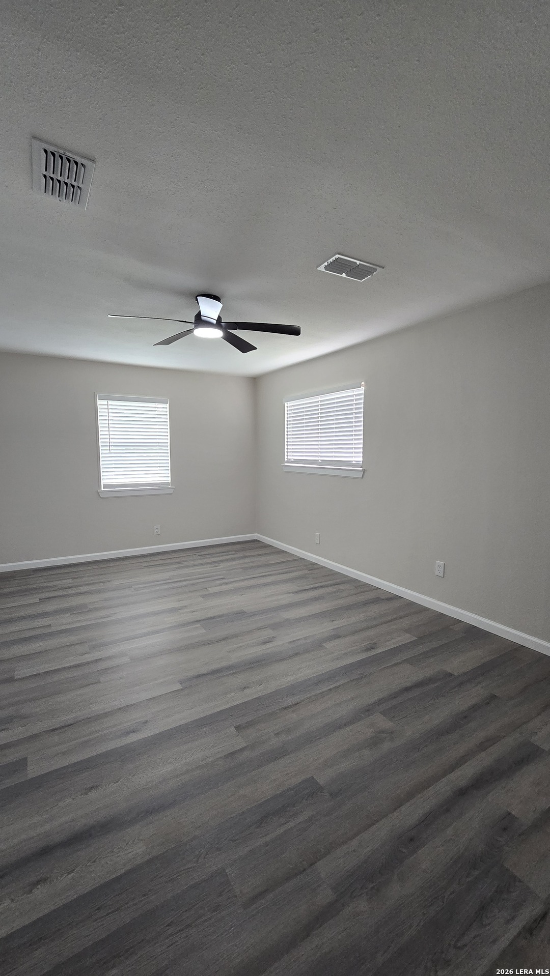 4811 Village View San Antonio TX 78218