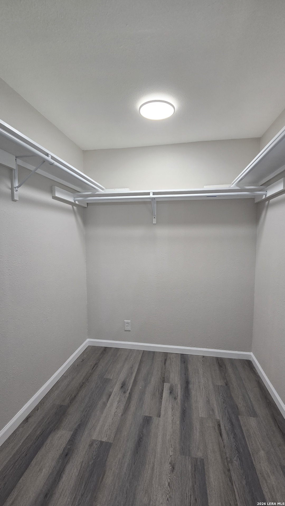4811 Village View San Antonio TX 78218