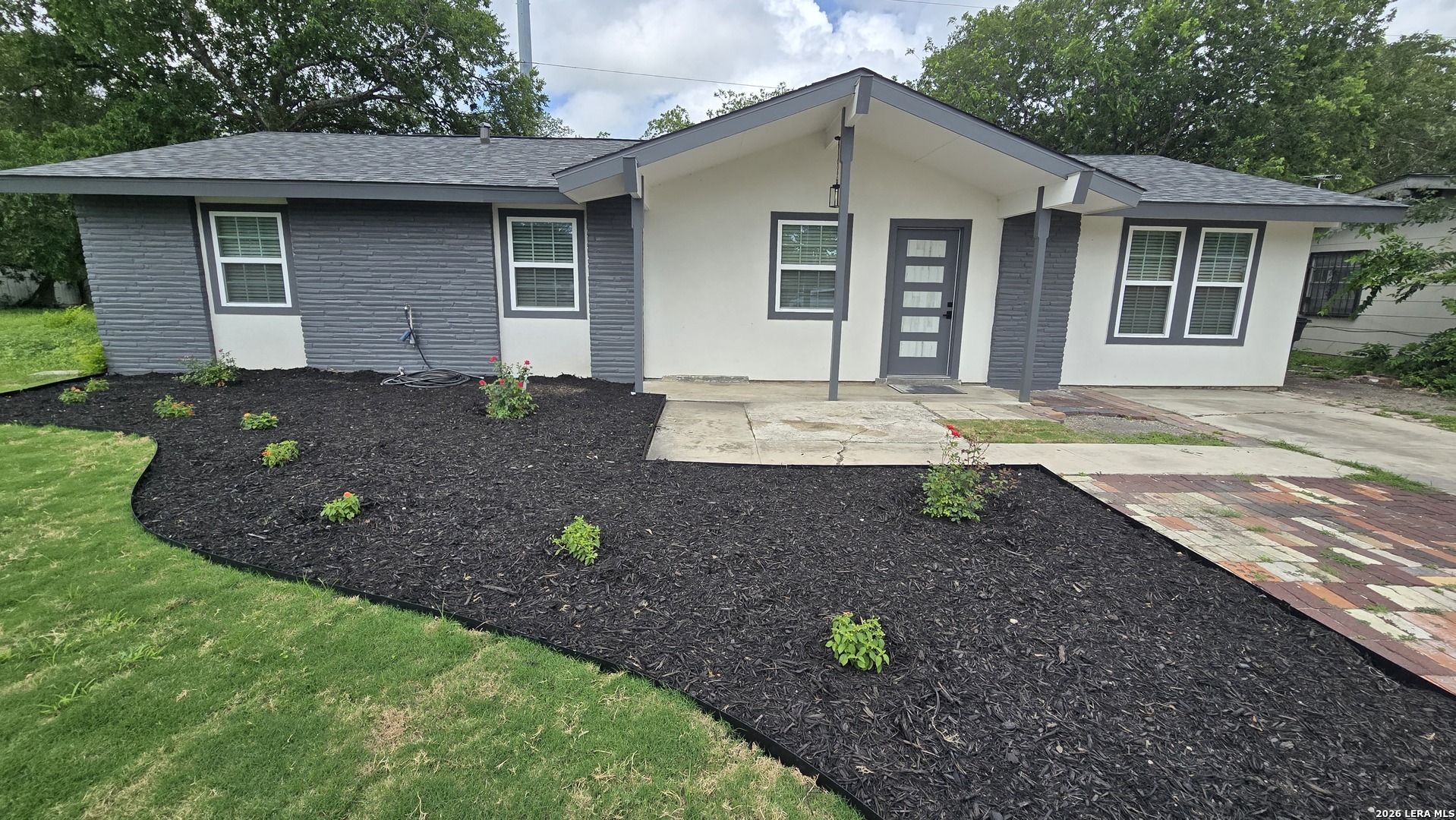 4811 Village View San Antonio TX 78218