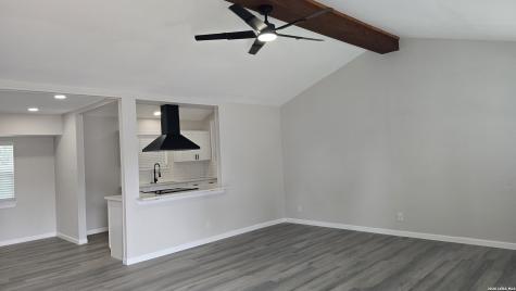 4811 Village View San Antonio TX 78218