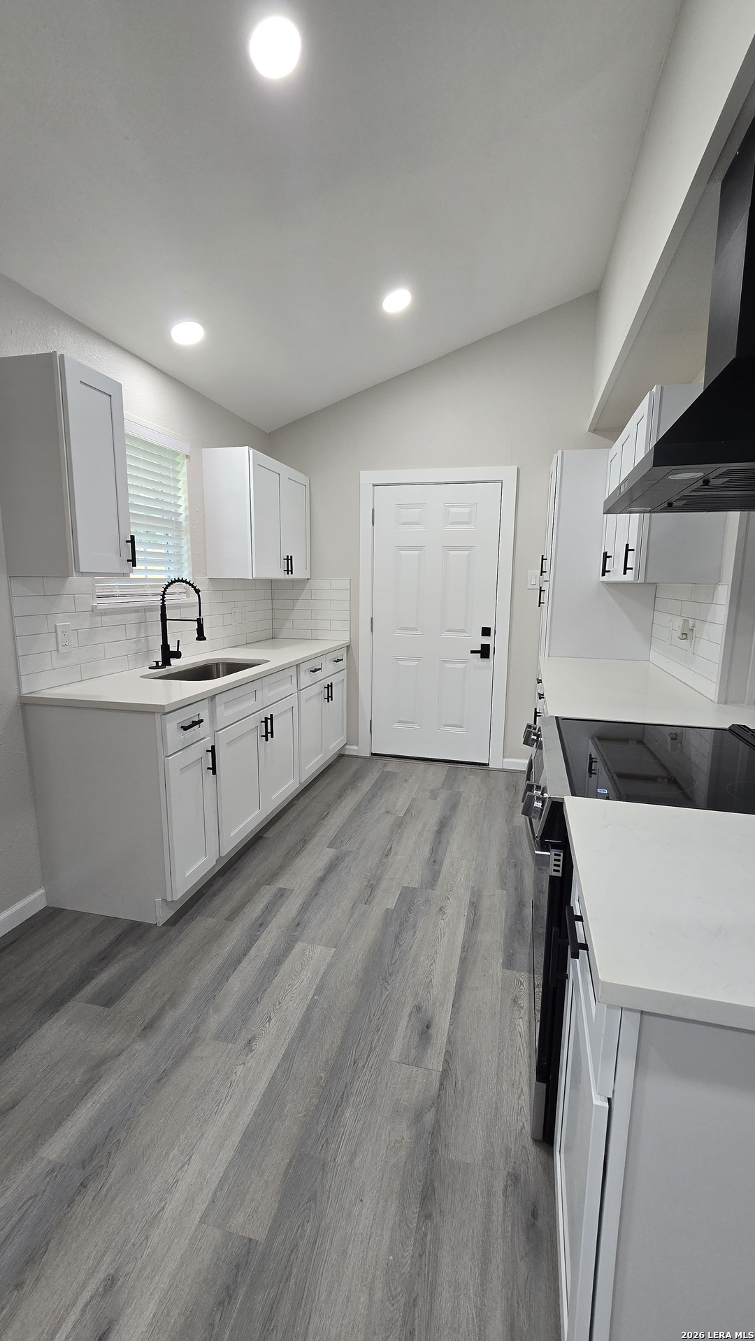 4811 Village View San Antonio TX 78218
