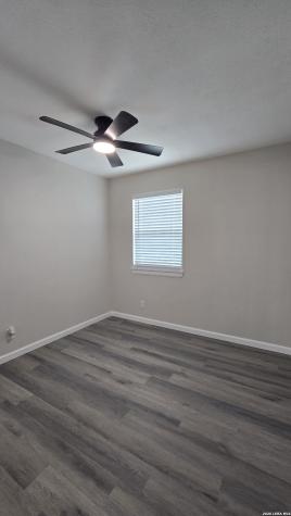 4811 Village View San Antonio TX 78218