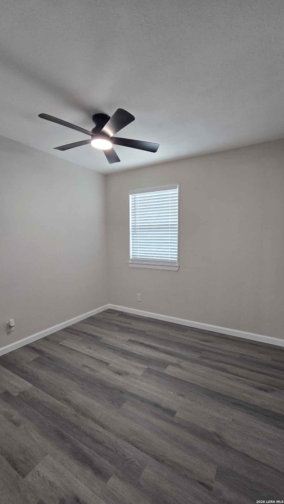 4811 Village View San Antonio TX 78218