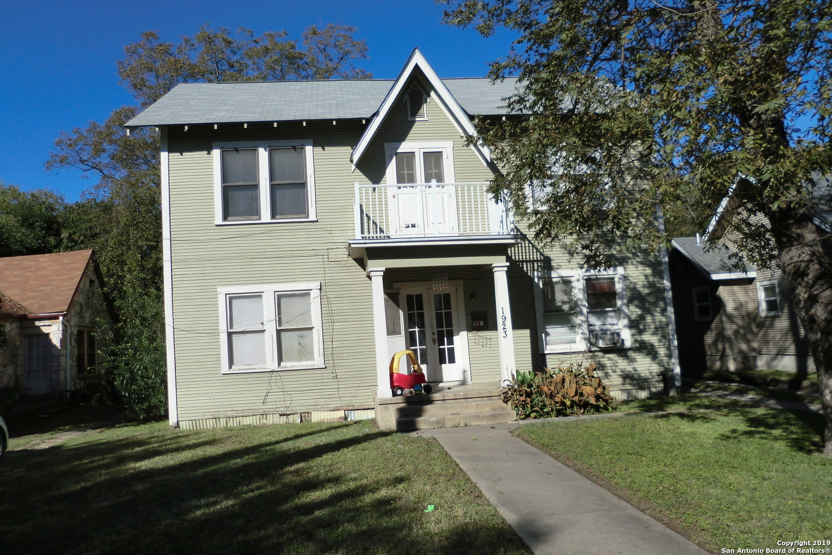 1923 W Kings Highway San Antonio TX 78201