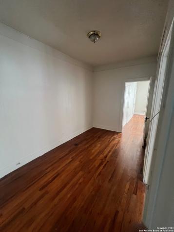 1923 W Kings Highway San Antonio TX 78201
