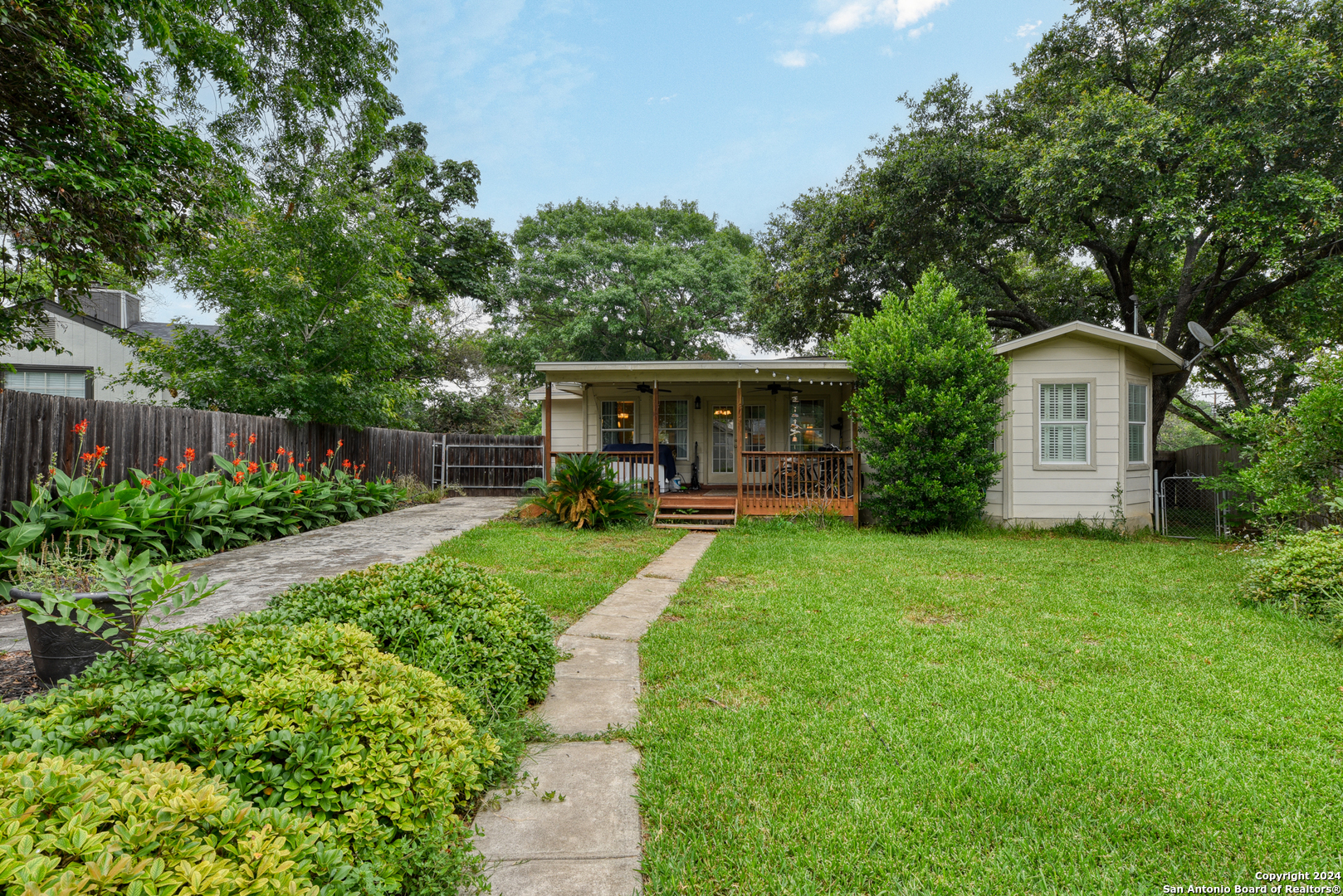 935 Vanderhoeven Drive San Antonio TX 78209