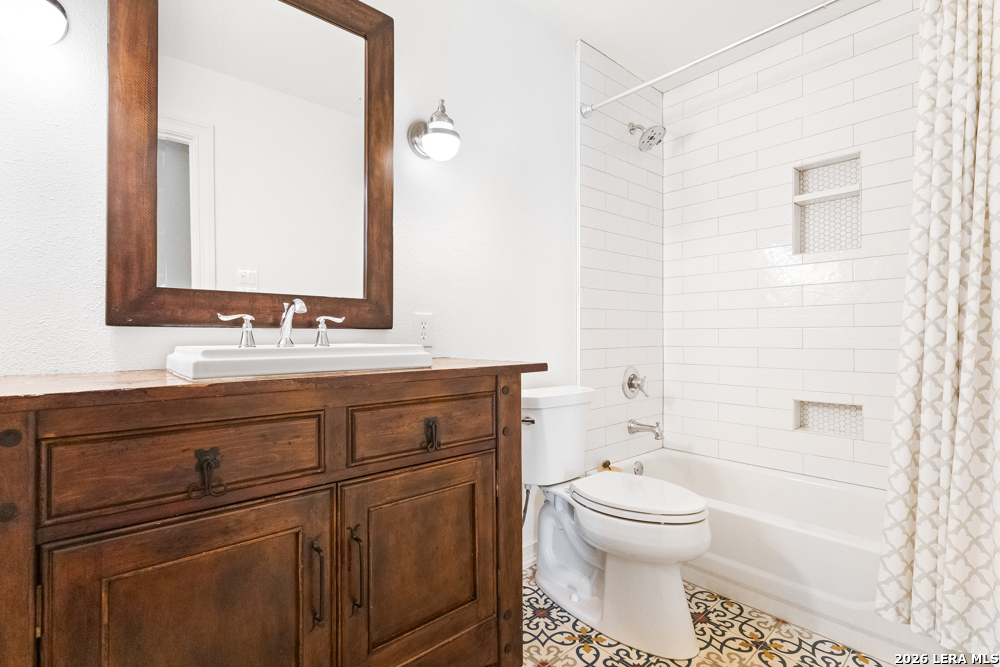 2538 Somerall San Antonio TX 78248