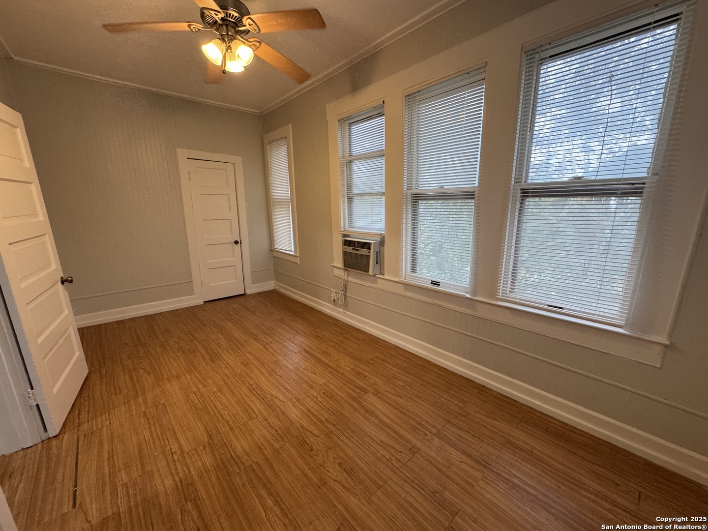 407 E Locust San Antonio TX 78212