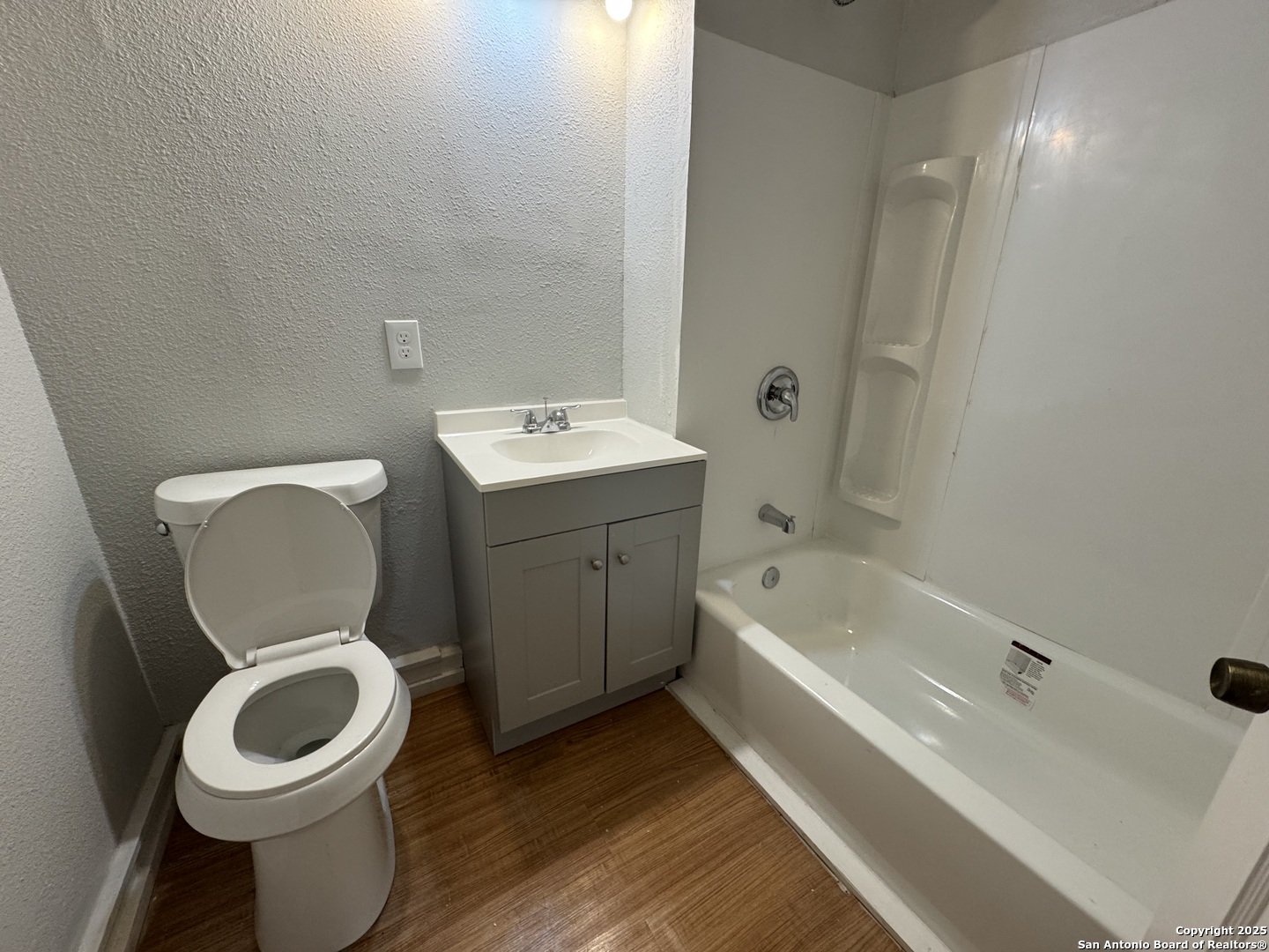 407 E Locust San Antonio TX 78212