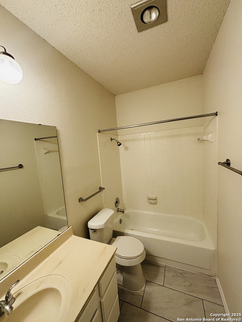 3415 Ridge Smoke San Antonio TX 78247