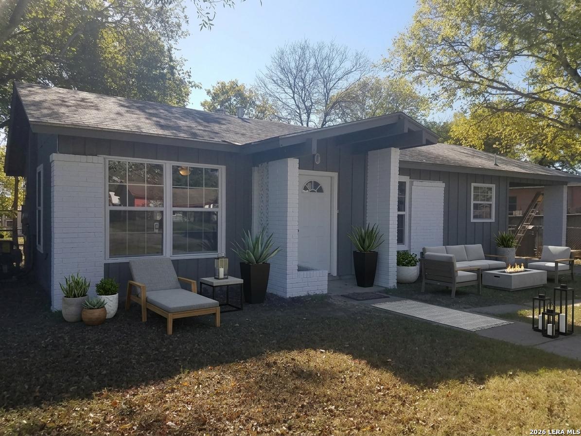 906 E Petaluma Boulevard San Antonio TX 78221