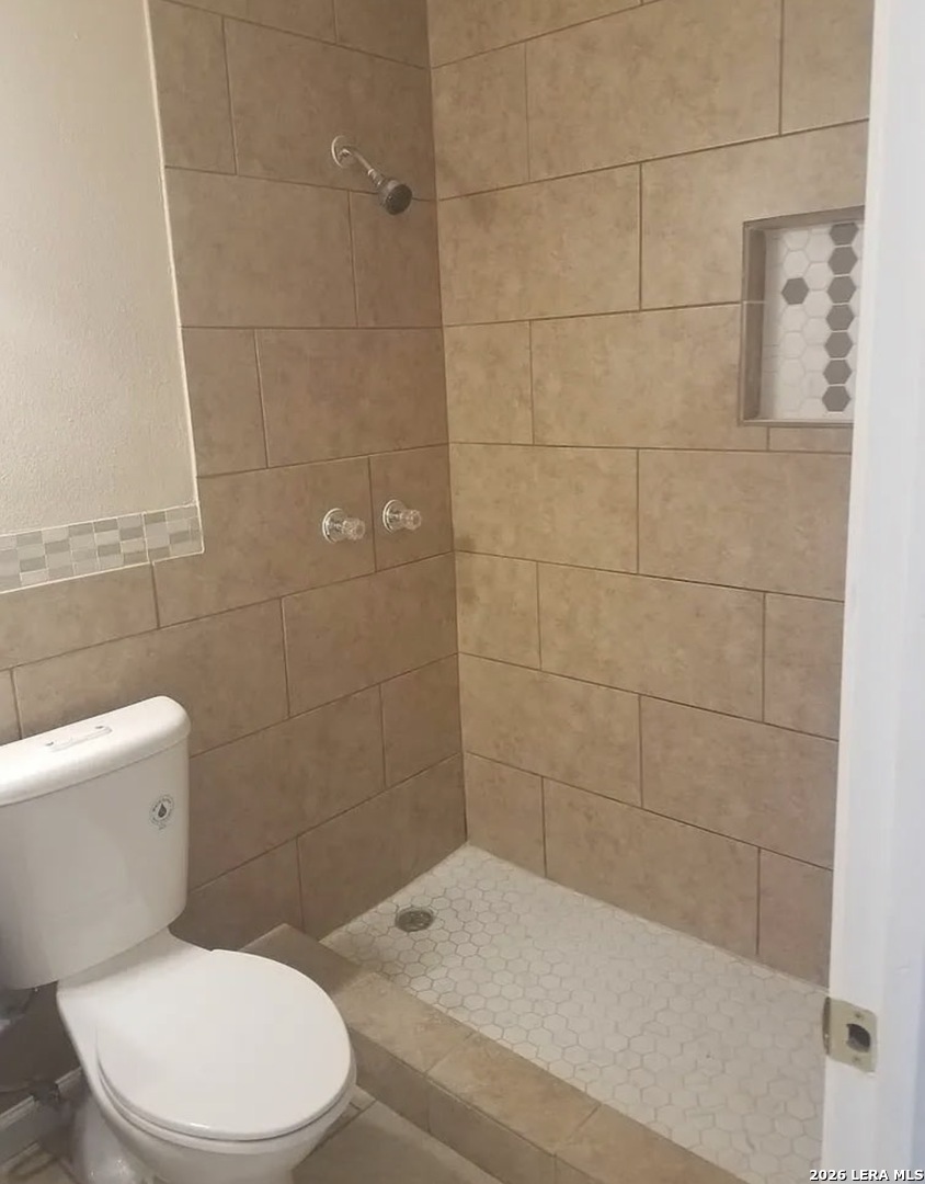 906 E Petaluma Boulevard San Antonio TX 78221