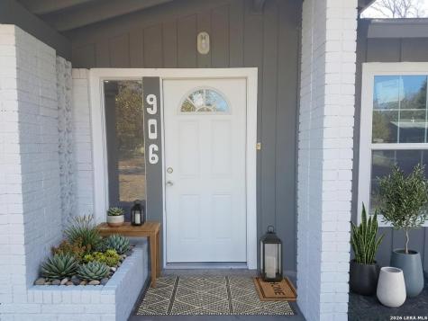 906 E Petaluma Boulevard San Antonio TX 78221