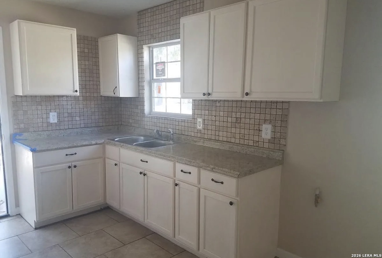 906 E Petaluma Boulevard San Antonio TX 78221