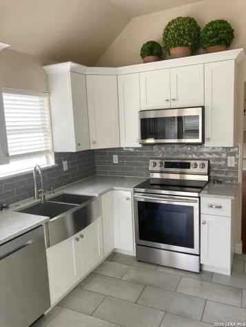 7915 Avellano San Antonio TX 78250