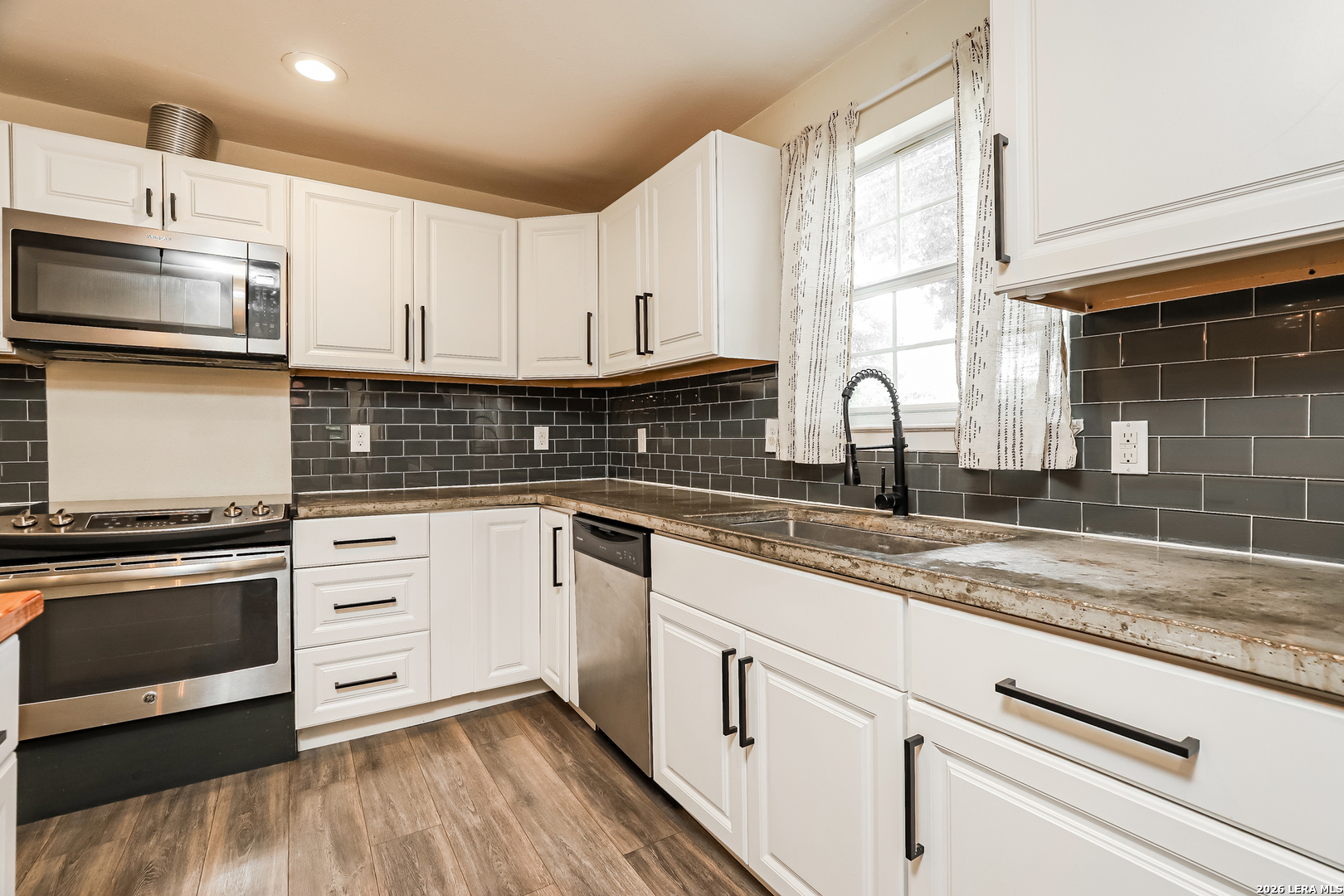 317 North Boulevard Universal City TX 78148