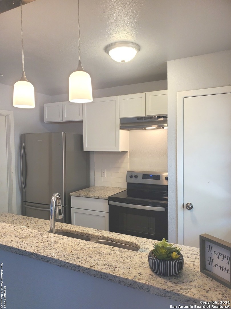6522 Hidden Bluff San Antonio TX 78218