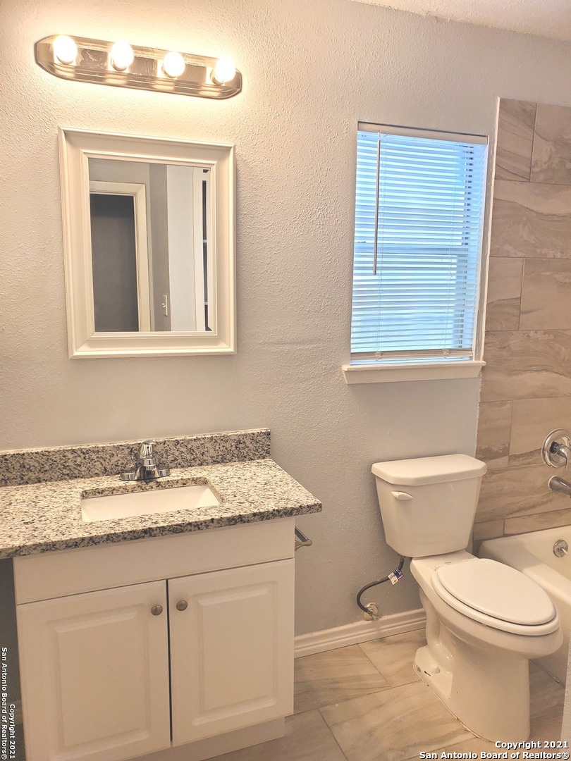 6522 Hidden Bluff San Antonio TX 78218