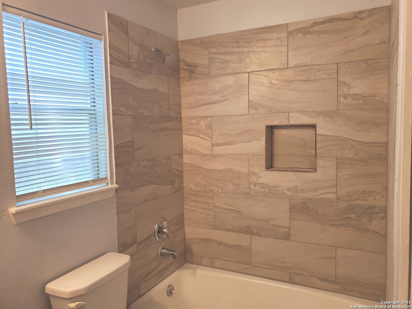 6522 Hidden Bluff San Antonio TX 78218