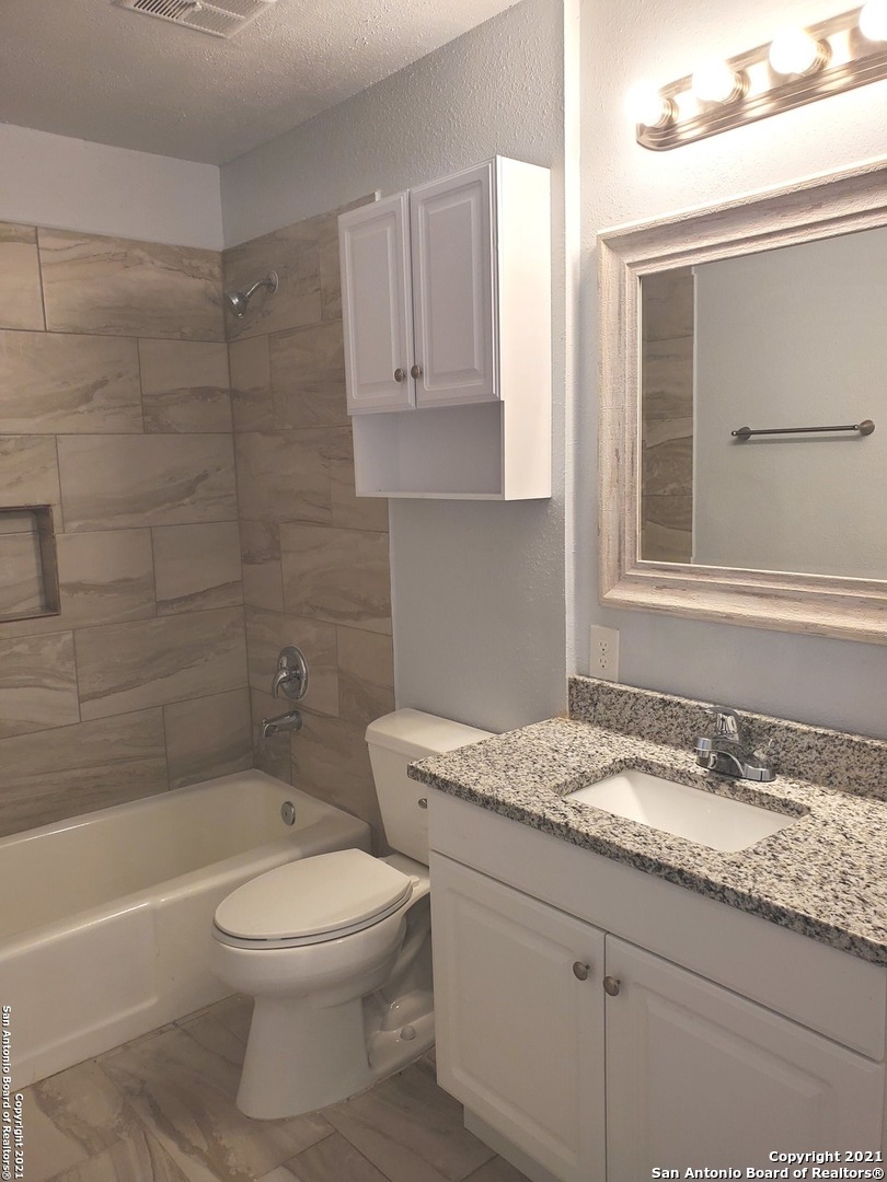 6522 Hidden Bluff San Antonio TX 78218