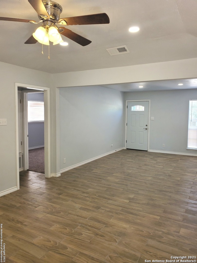 6522 Hidden Bluff San Antonio TX 78218