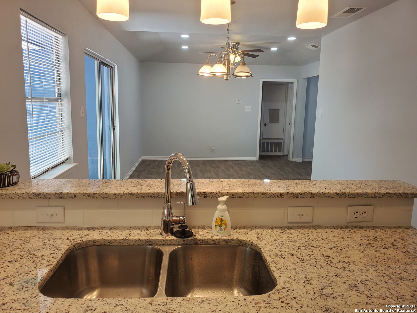 6522 Hidden Bluff San Antonio TX 78218